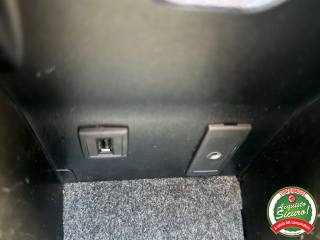 MERCEDES-BENZ A 180 usata, con USB