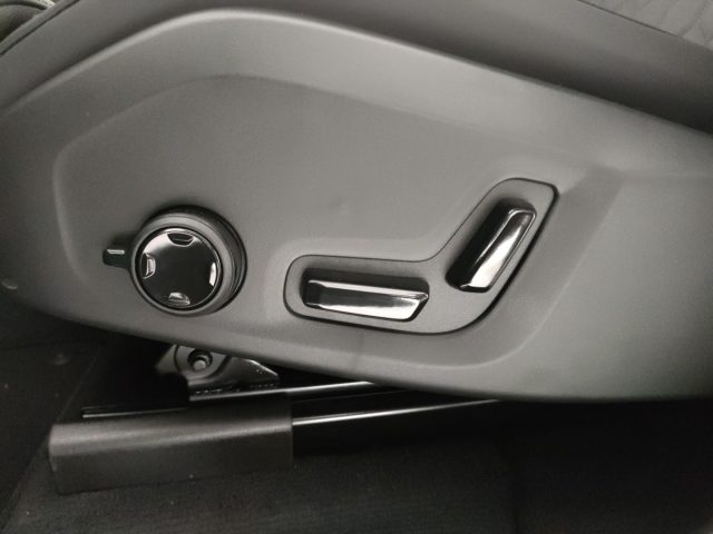 VOLVO XC60 usata, con Volante in pelle