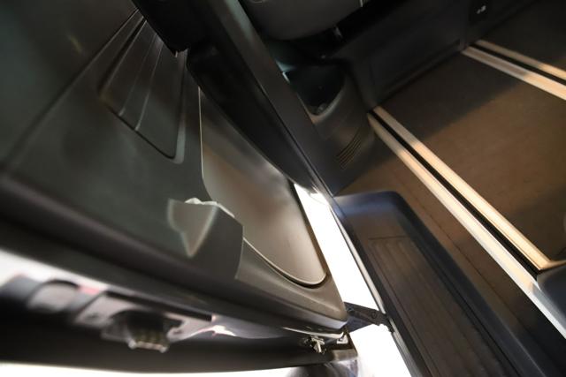 VOLKSWAGEN Multivan usata, con Controllo trazione