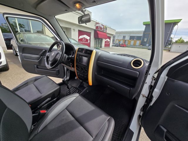 SUZUKI Jimny usata, con Bluetooth