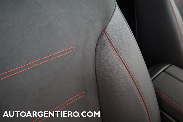 MERCEDES-BENZ GLA 180 usata, con Supporto lombare