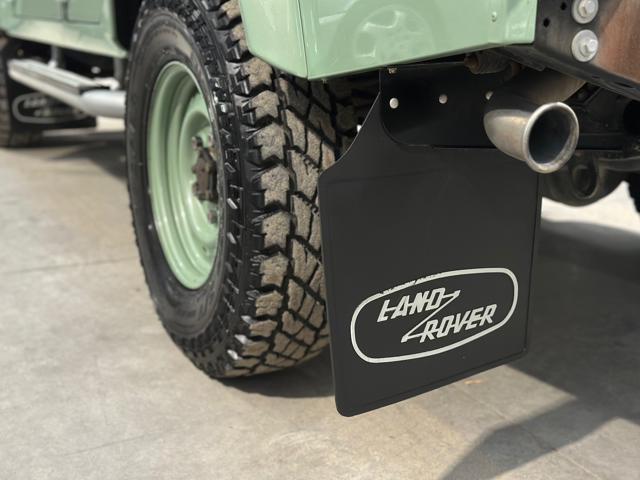 LAND ROVER Defender usata 26