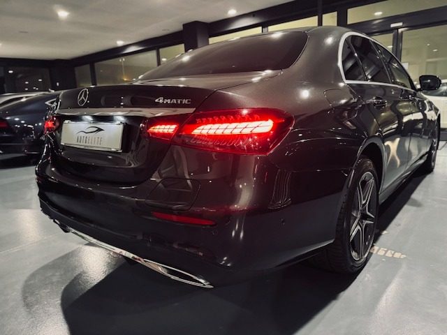 MERCEDES-BENZ E 300 usata, con Boardcomputer