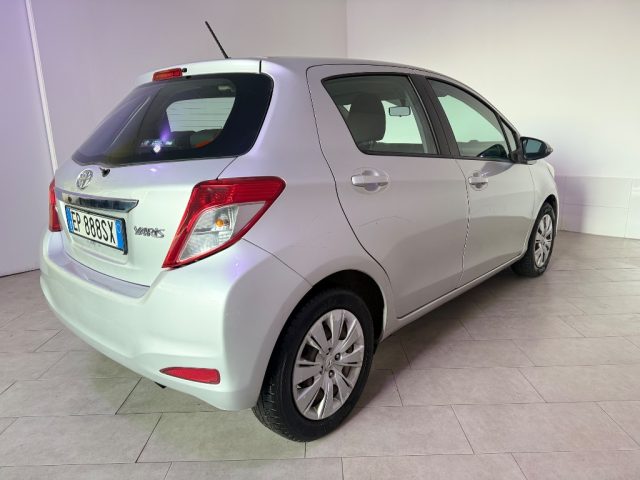 TOYOTA Yaris usata 9