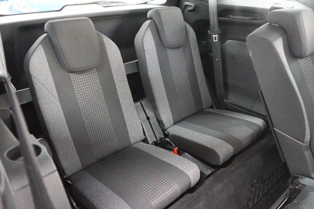 PEUGEOT 5008 usata, con Climatizzatore
