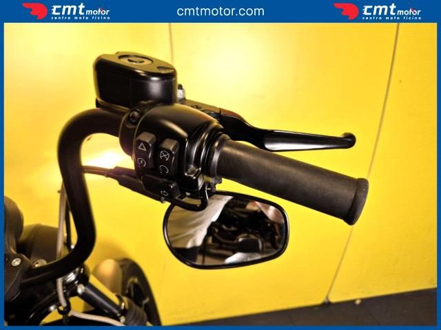 HARLEY-DAVIDSON 883 Iron usata 12