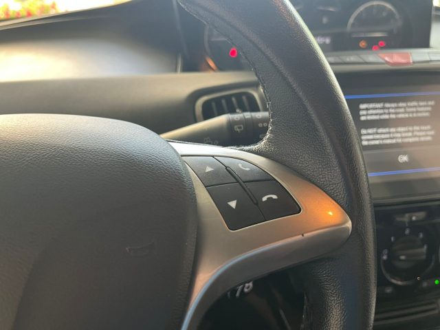 LANCIA Ypsilon usata, con Autoradio digitale