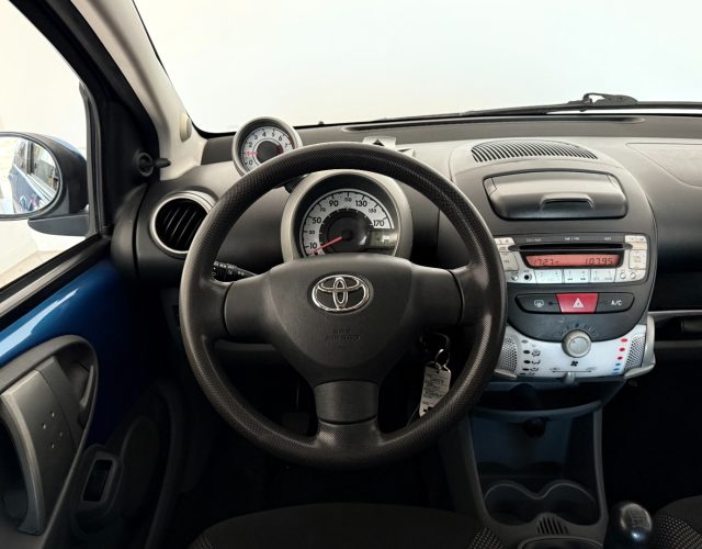 TOYOTA Aygo usata 12