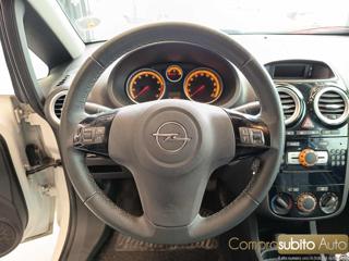 OPEL Corsa usata, con Specchietti laterali elettrici