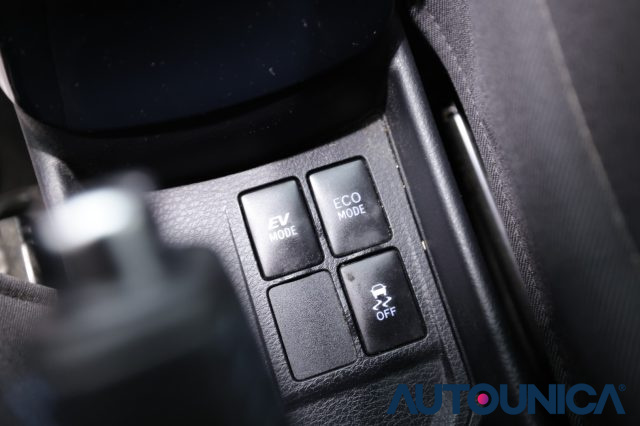 TOYOTA Yaris usata 31