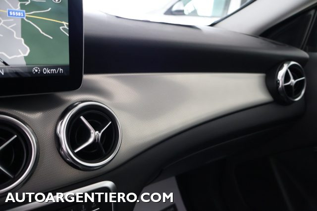 MERCEDES-BENZ GLA 200 usata, con Tettuccio apribile