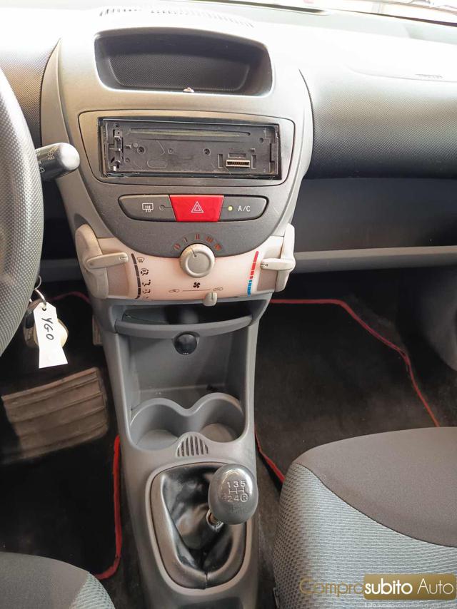 TOYOTA Aygo usata 24