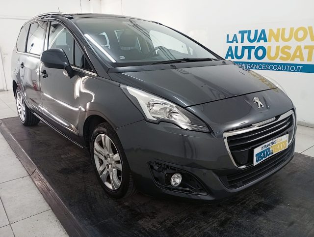 PEUGEOT 5008 usata, con Fendinebbia