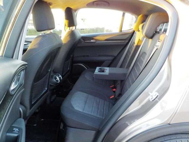 ALFA ROMEO Stelvio usata, con Sensore di luce