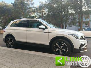 VOLKSWAGEN Tiguan usata, con USB