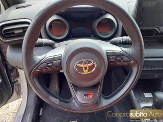 TOYOTA Yaris usata, con Airbag testa