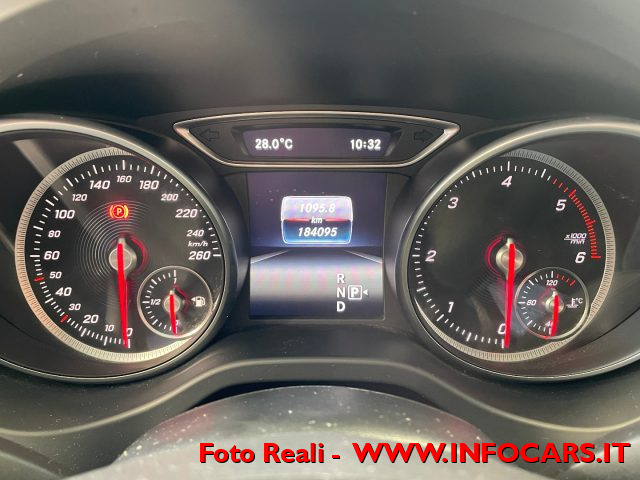 MERCEDES-BENZ CLA 180 usata, con Sensori di parcheggio posteriori