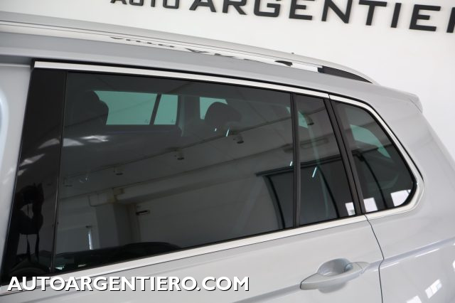 VOLKSWAGEN Tiguan usata, con Volante multifunzione
