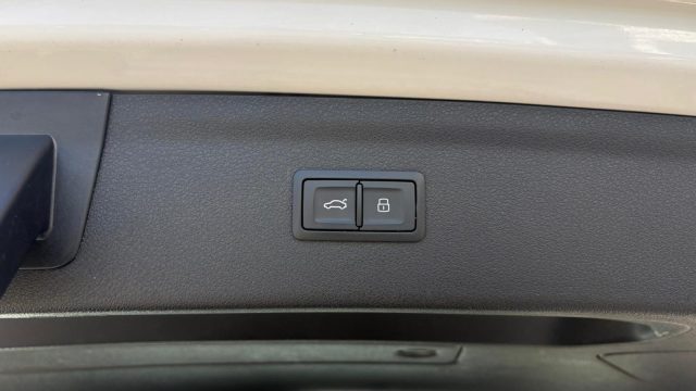 AUDI Q3 usata, con Sensori di parcheggio posteriori