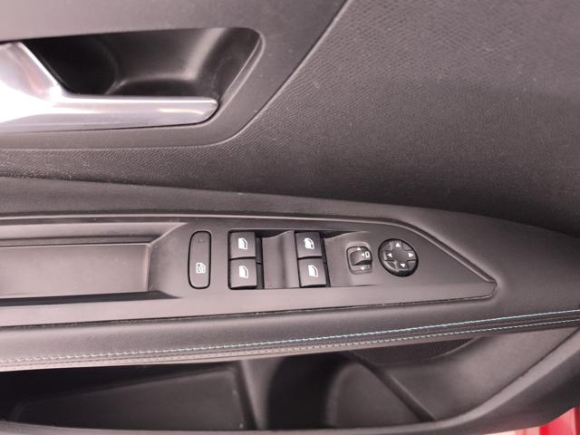 PEUGEOT 3008 usata, con USB