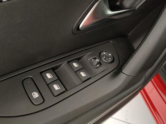 PEUGEOT 2008 usata, con Sedile posteriore sdoppiato