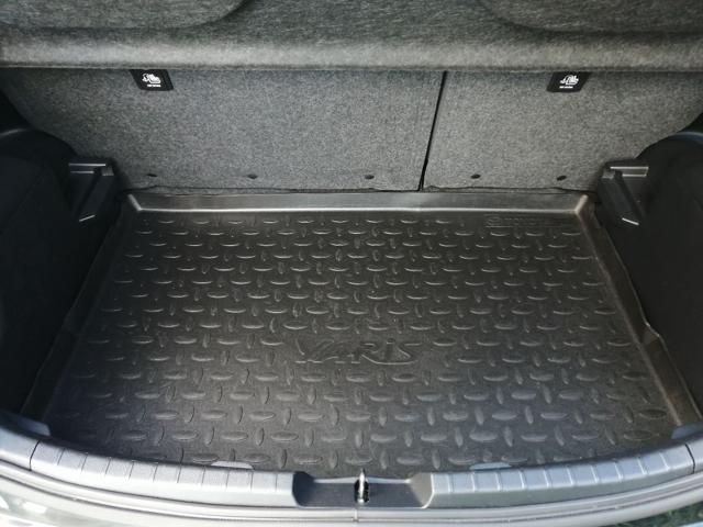 TOYOTA Yaris usata, con Fendinebbia