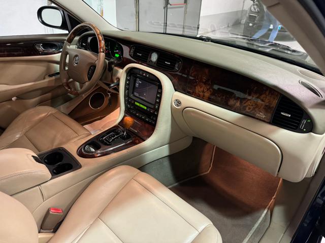 JAGUAR XJ8 usata, con Controllo automatico clima
