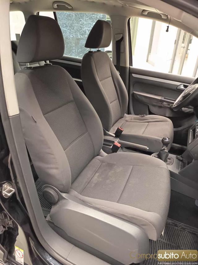 VOLKSWAGEN Touran usata 17