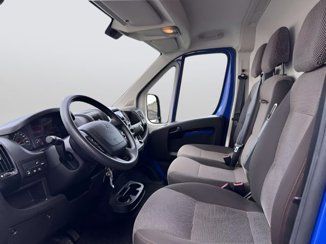 PEUGEOT Boxer usata, con Bluetooth