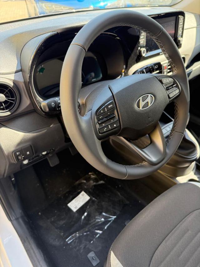 HYUNDAI i10 usata, con Sedile posteriore sdoppiato