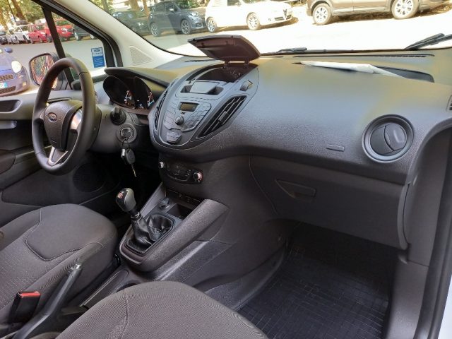 FORD Transit Courier usata, con Autoradio digitale