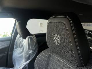 PEUGEOT 3008 usata, con Sensori di parcheggio posteriori