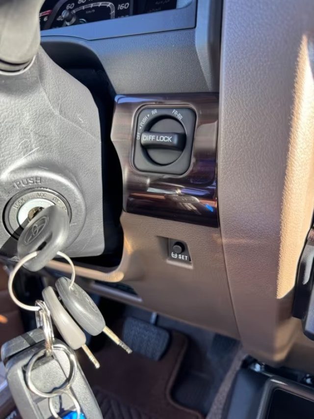 TOYOTA Land Cruiser usata, con Boardcomputer