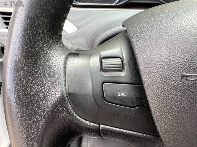PEUGEOT 2008 usata 16