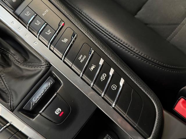 PORSCHE Macan usata, con Sedile posteriore sdoppiato