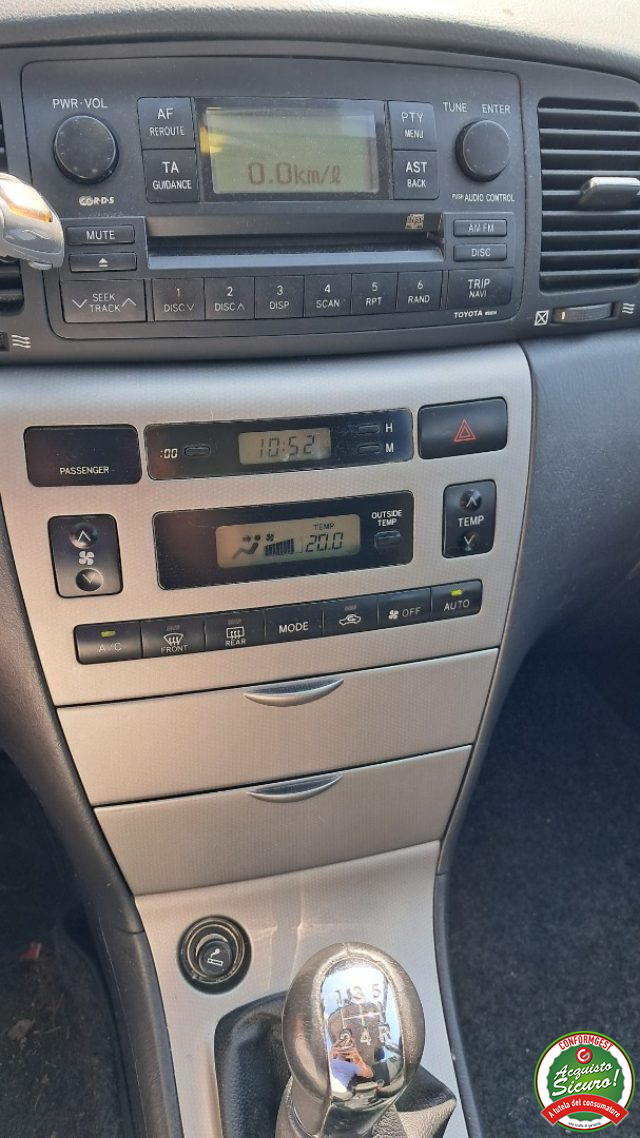TOYOTA Corolla usata, con Autoradio