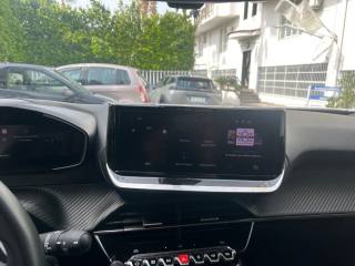 PEUGEOT 2008 usata, con Sistema di navigazione