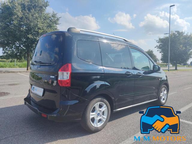 FORD Tourneo Courier usata, con Autoradio