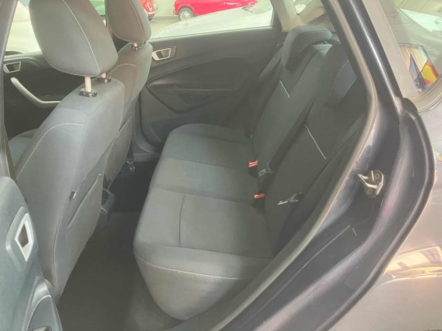 FORD Fiesta usata, con Autoradio