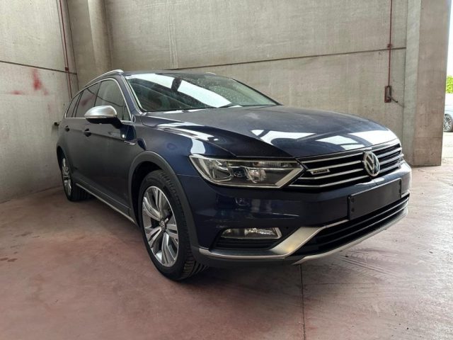 VOLKSWAGEN Passat Alltrack usata, con Airbag