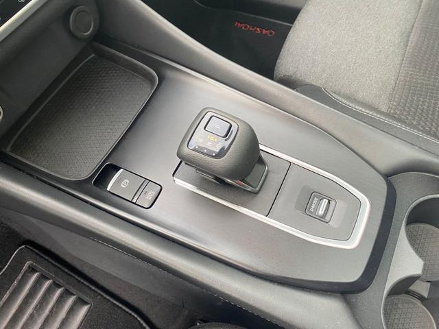 NISSAN Qashqai usata, con USB