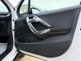 PEUGEOT 2008 usata 26