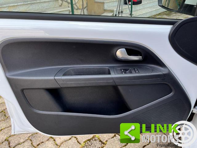 VOLKSWAGEN e-up! usata, con Volante multifunzione