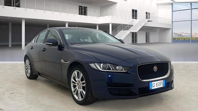 JAGUAR XE usata, con Autoradio