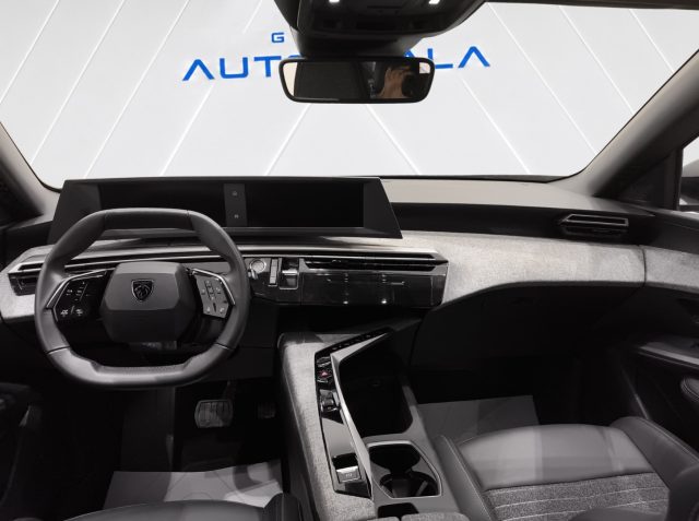 PEUGEOT 5008 usata, con Autoradio digitale