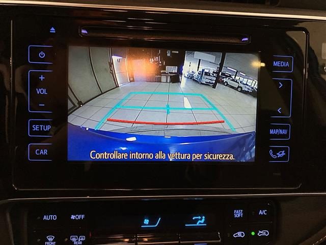 TOYOTA Auris usata, con Park Distance Control