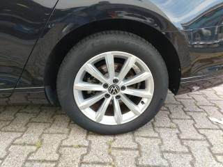 VOLKSWAGEN Passat Variant usata, con Airbag