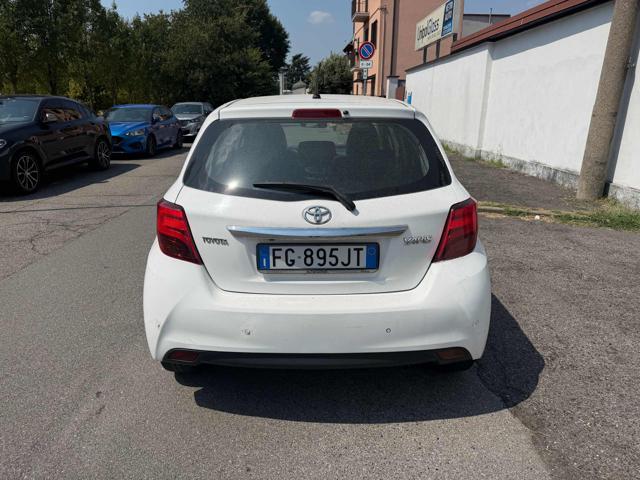 TOYOTA Yaris usata, con Autoradio