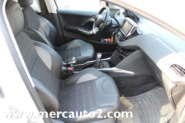 PEUGEOT 2008 usata, con Cruise Control