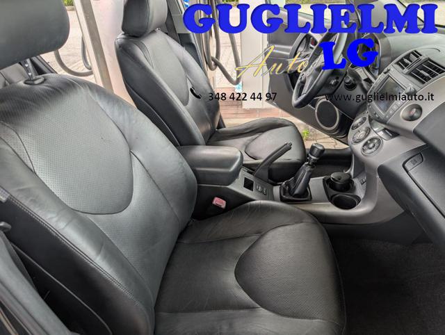 TOYOTA RAV 4 usata, con Specchietti laterali elettrici